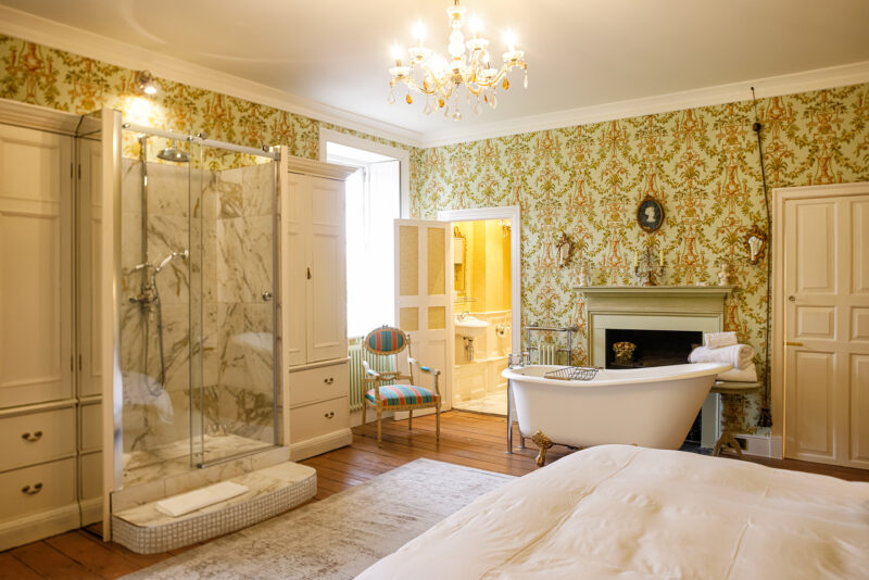 Versailles Suite at Gileston Manor